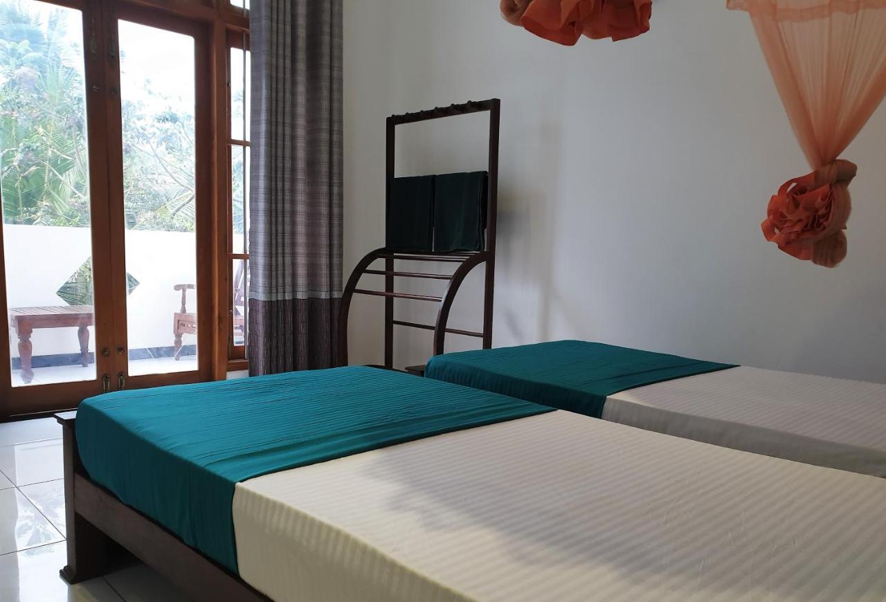 Surf'N Lanka - Surf School Hotel Weligama Kültér fotó
