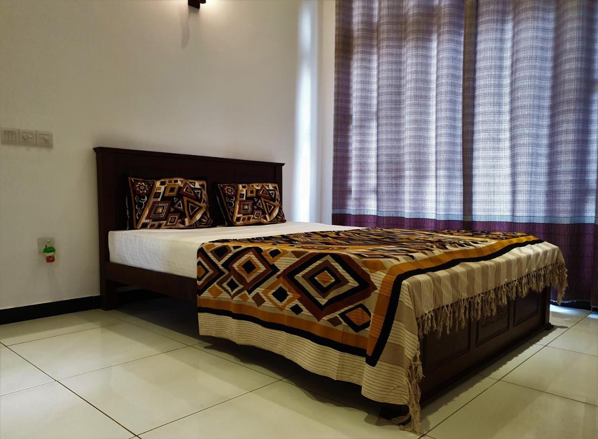 Surf'N Lanka - Surf School Hotel Weligama Kültér fotó