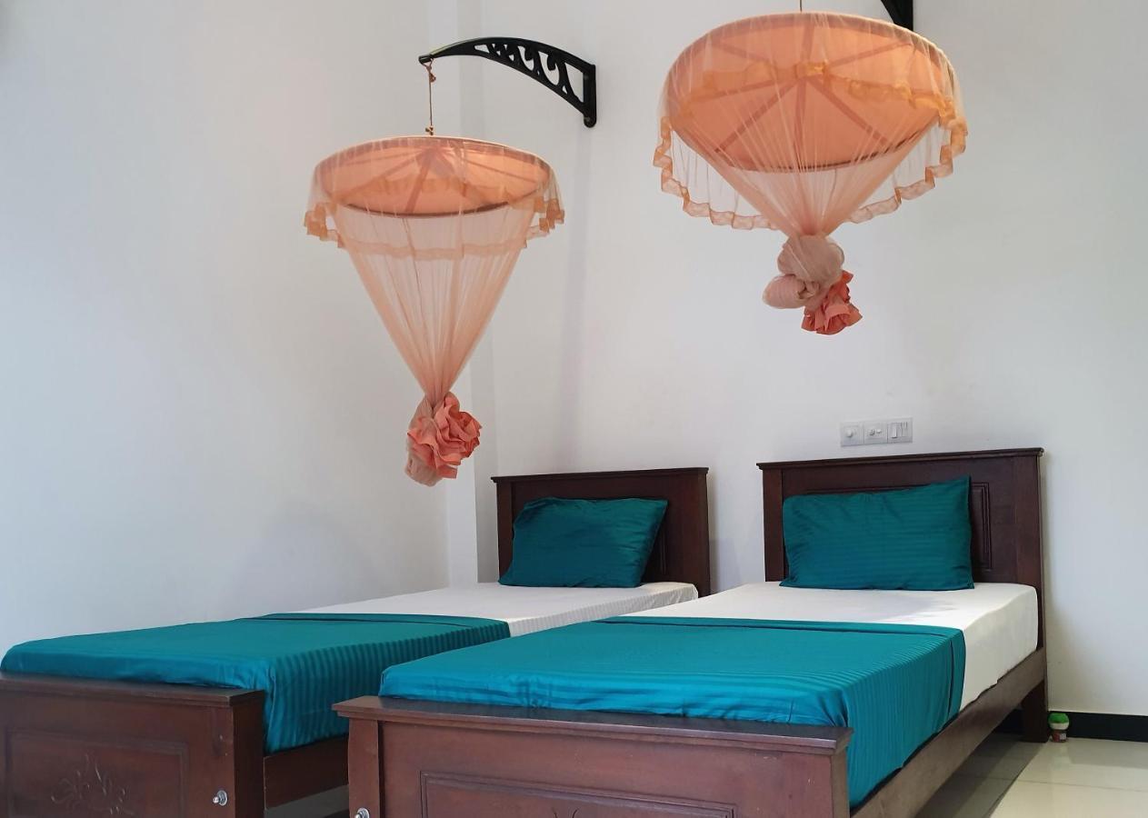Surf'N Lanka - Surf School Hotel Weligama Kültér fotó